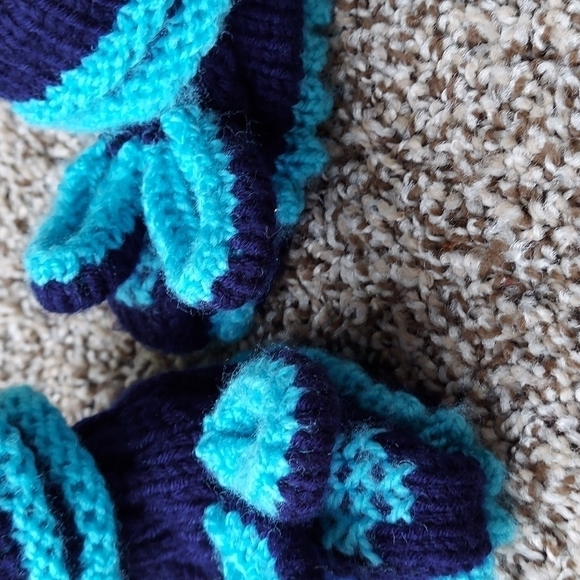 Adorable baby booties. Size 6-9 month. - Picture 2 of 5